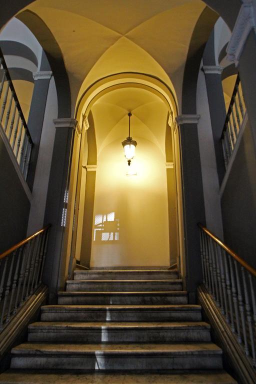Casa Dante - Historic Apartment In The Perfect Naples Location Bagian luar foto